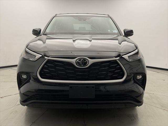 used 2022 Toyota Highlander car, priced at $34,200