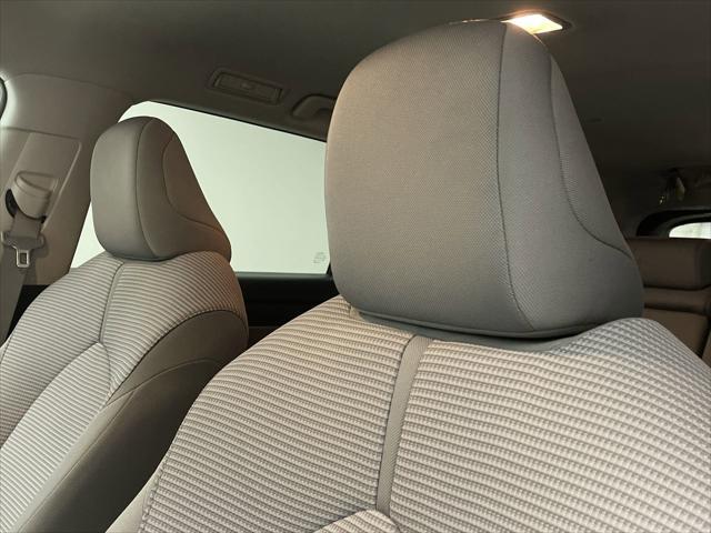 used 2022 Toyota Highlander car, priced at $34,200