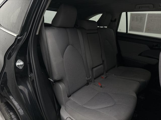 used 2022 Toyota Highlander car, priced at $33,799