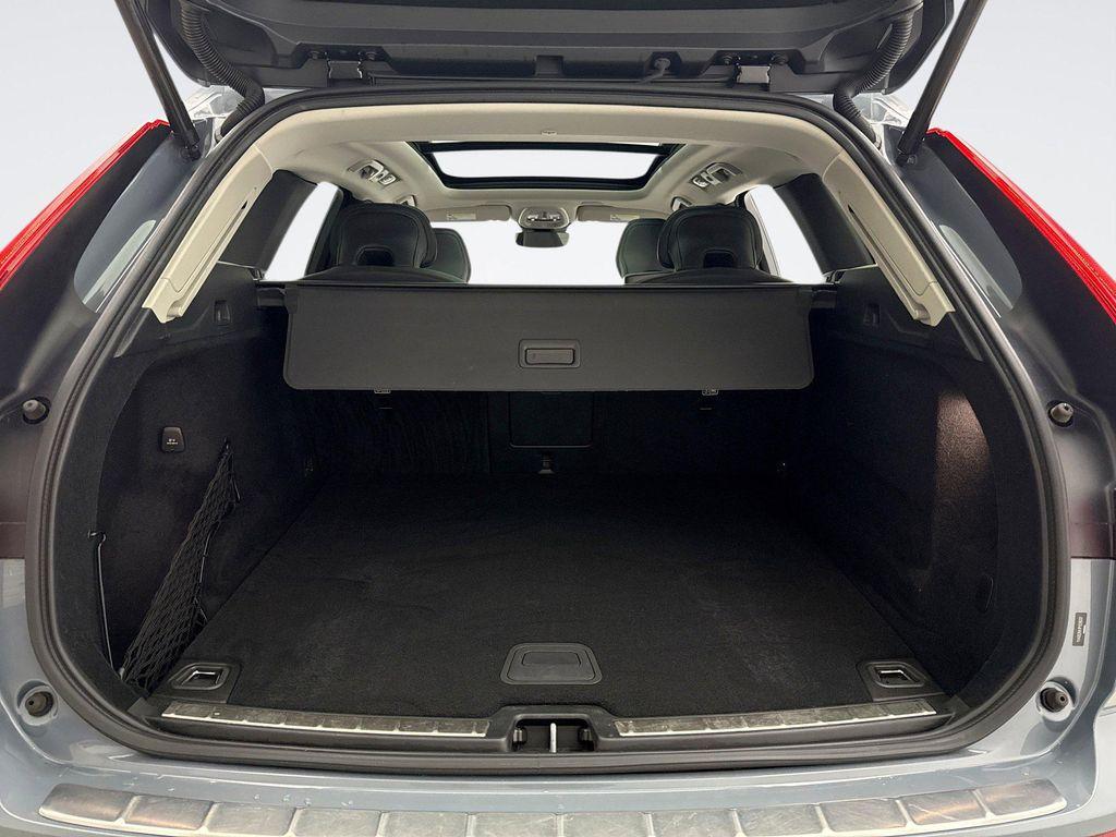 used 2023 Volvo XC60 car, priced at $41,299