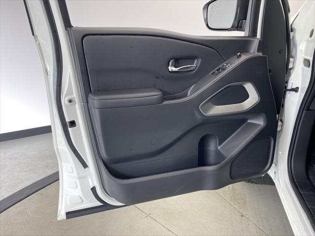 used 2025 Nissan Frontier car, priced at $34,999