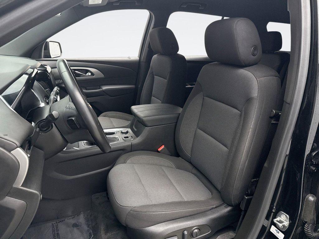 used 2022 Chevrolet Traverse car, priced at $30,599