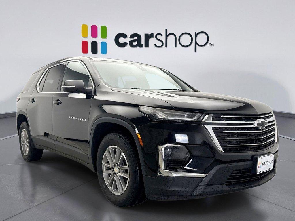 used 2022 Chevrolet Traverse car, priced at $30,599