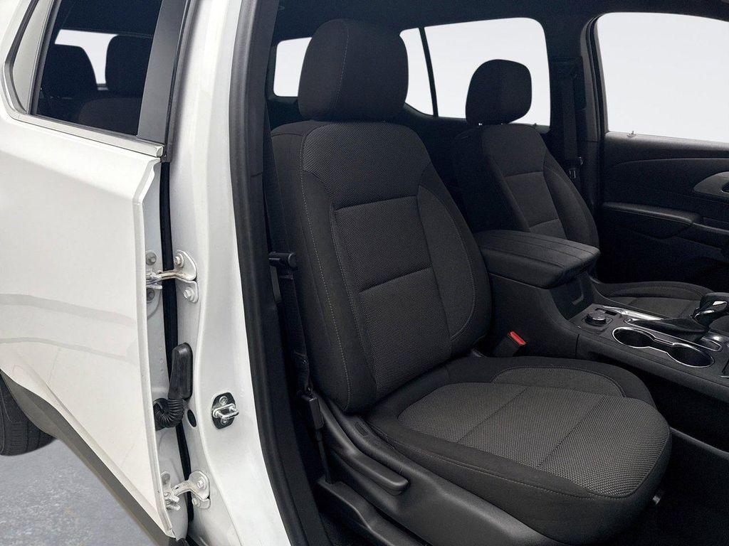 used 2022 Chevrolet Traverse car, priced at $29,497