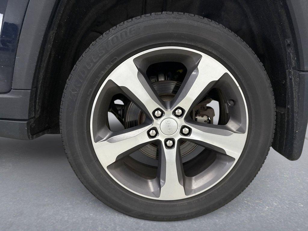 used 2023 Jeep Grand Cherokee car, priced at $31,000