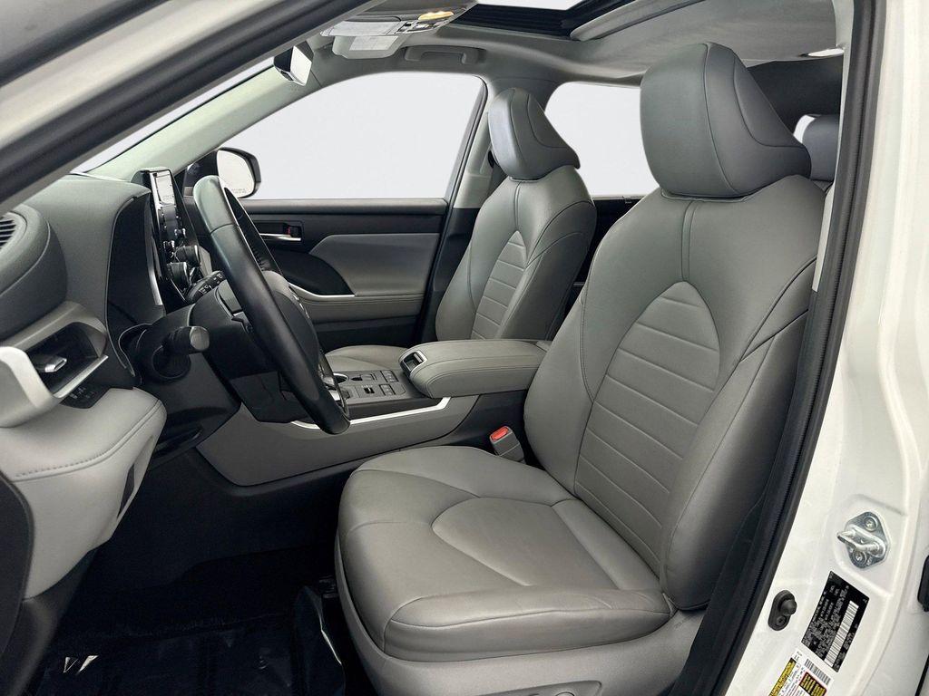 used 2021 Toyota Highlander car, priced at $25,748