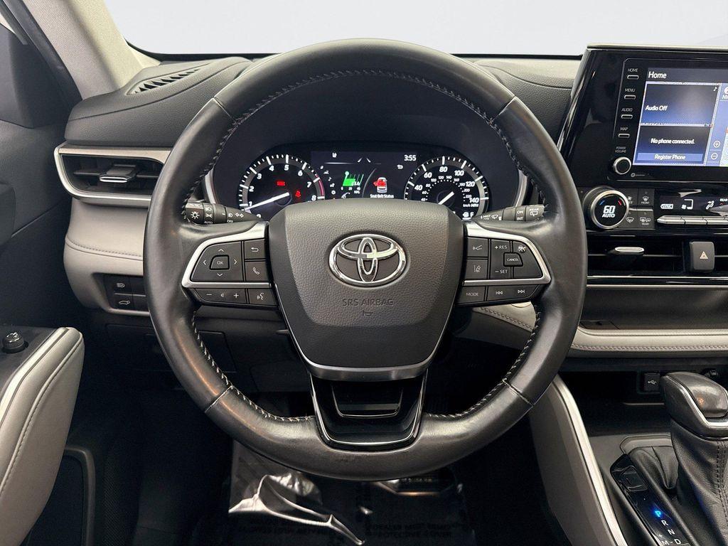 used 2021 Toyota Highlander car, priced at $25,748