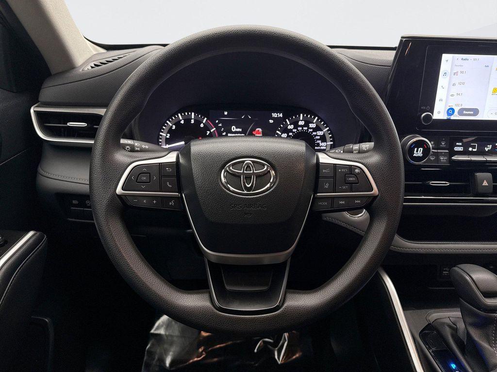 used 2023 Toyota Highlander car, priced at $34,599