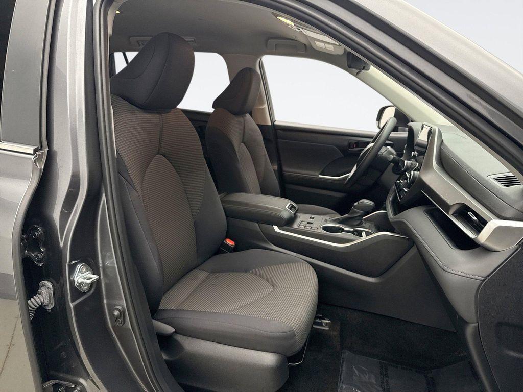 used 2023 Toyota Highlander car, priced at $34,599