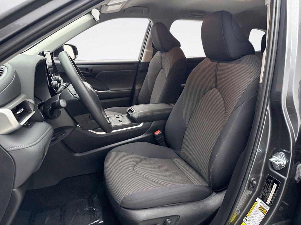 used 2023 Toyota Highlander car, priced at $34,599