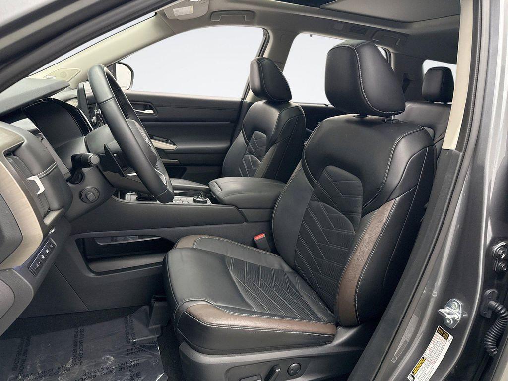 used 2025 Nissan Pathfinder car, priced at $41,199
