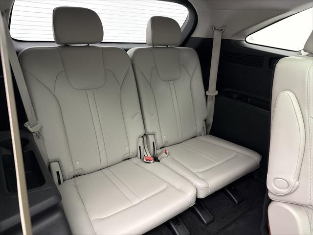 used 2023 Kia Sorento car, priced at $33,599