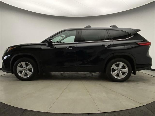 used 2022 Toyota Highlander car, priced at $31,199