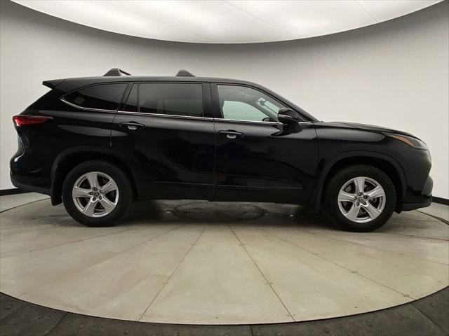 used 2022 Toyota Highlander car, priced at $31,199