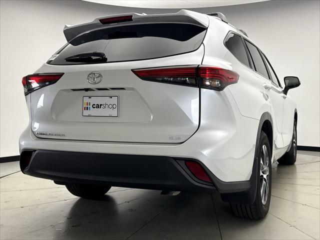 used 2023 Toyota Highlander car, priced at $38,899