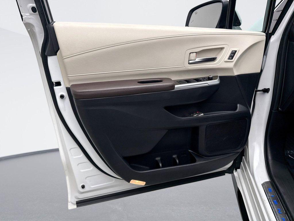 used 2022 Toyota Sienna car, priced at $46,749
