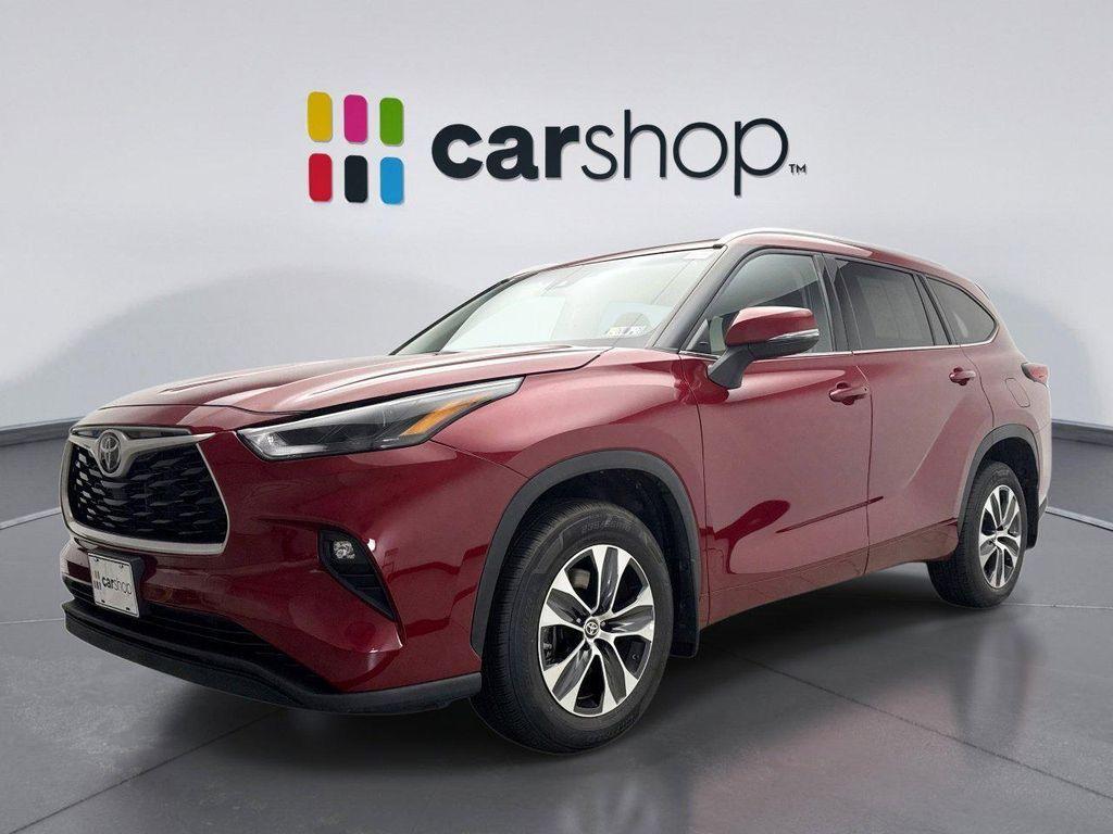 used 2022 Toyota Highlander car, priced at $37,199