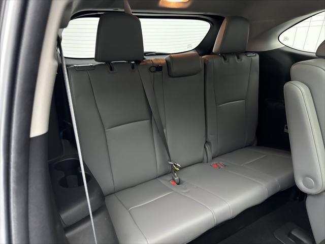 used 2022 Toyota Highlander Hybrid car, priced at $49,399