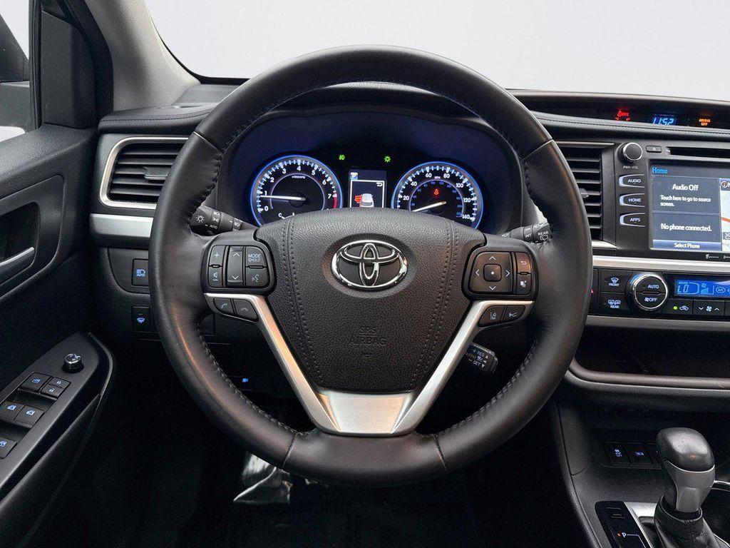 used 2018 Toyota Highlander car, priced at $27,548