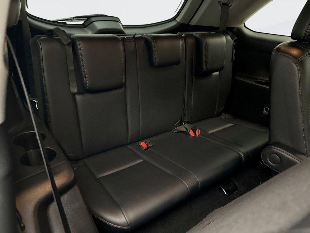 used 2018 Toyota Highlander car, priced at $27,548
