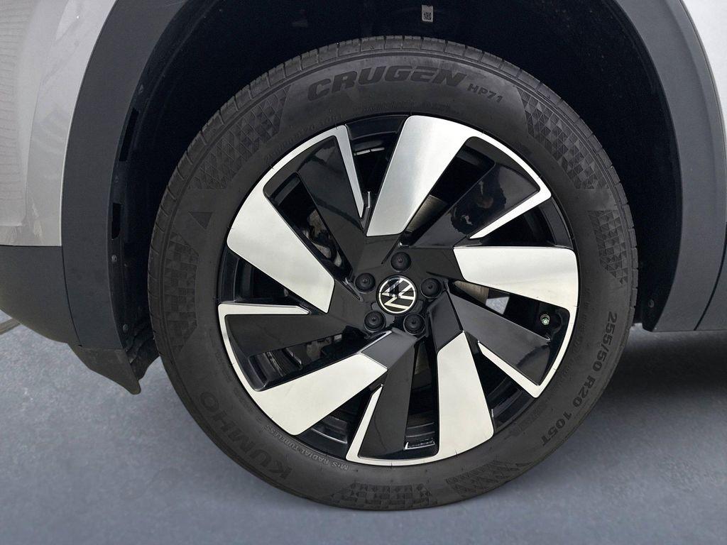 used 2024 Volkswagen Atlas Cross Sport car, priced at $33,400