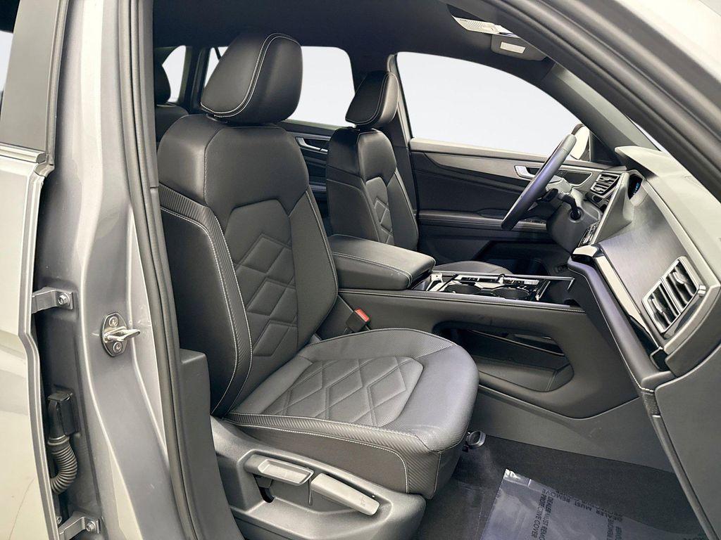 used 2024 Volkswagen Atlas Cross Sport car, priced at $33,400