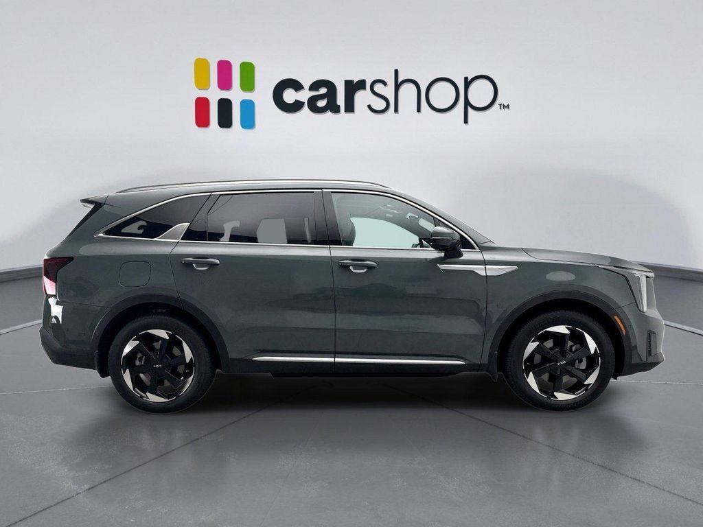 used 2025 Kia Sorento Plug-In Hybrid car, priced at $45,500