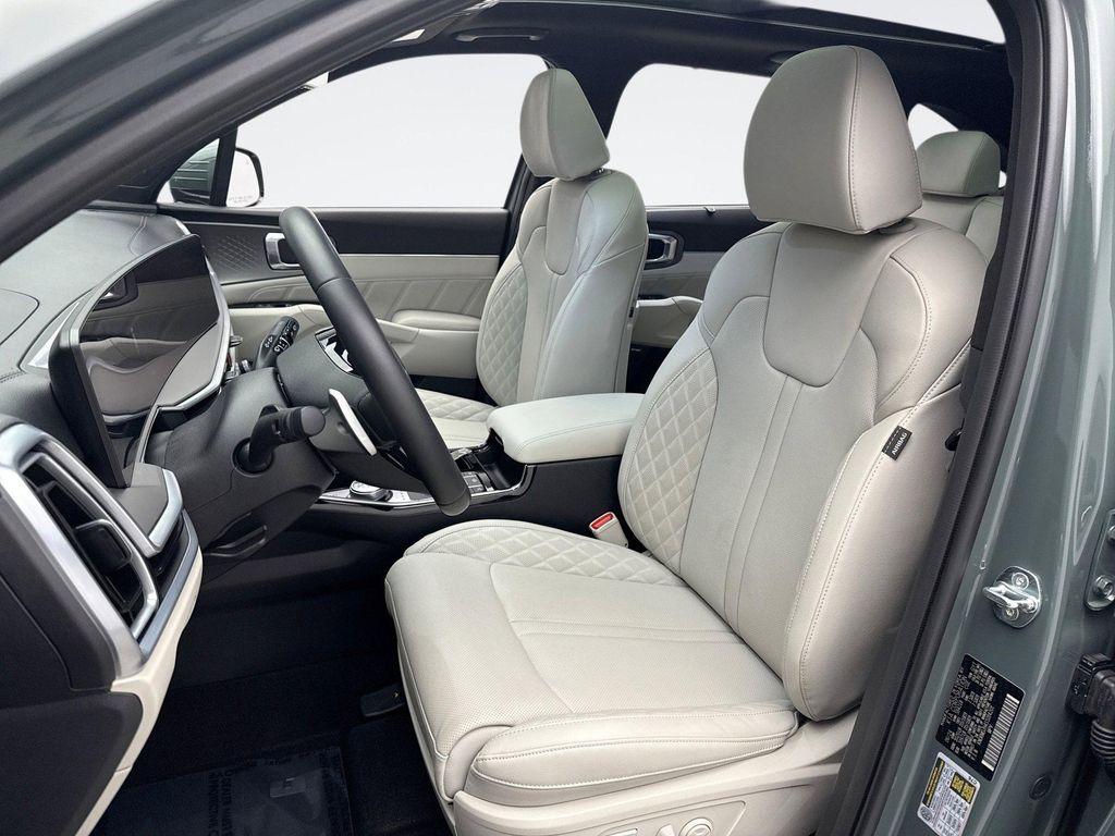 used 2025 Kia Sorento Plug-In Hybrid car, priced at $45,500