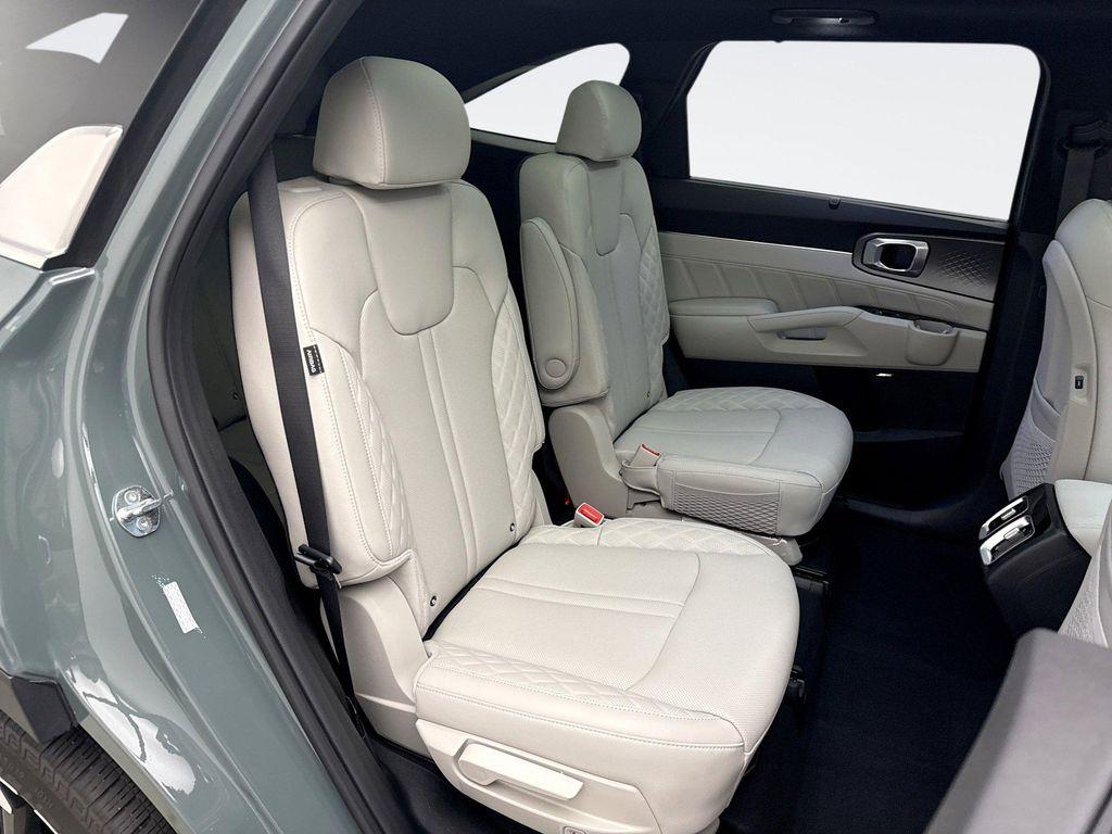 used 2025 Kia Sorento Plug-In Hybrid car, priced at $45,500