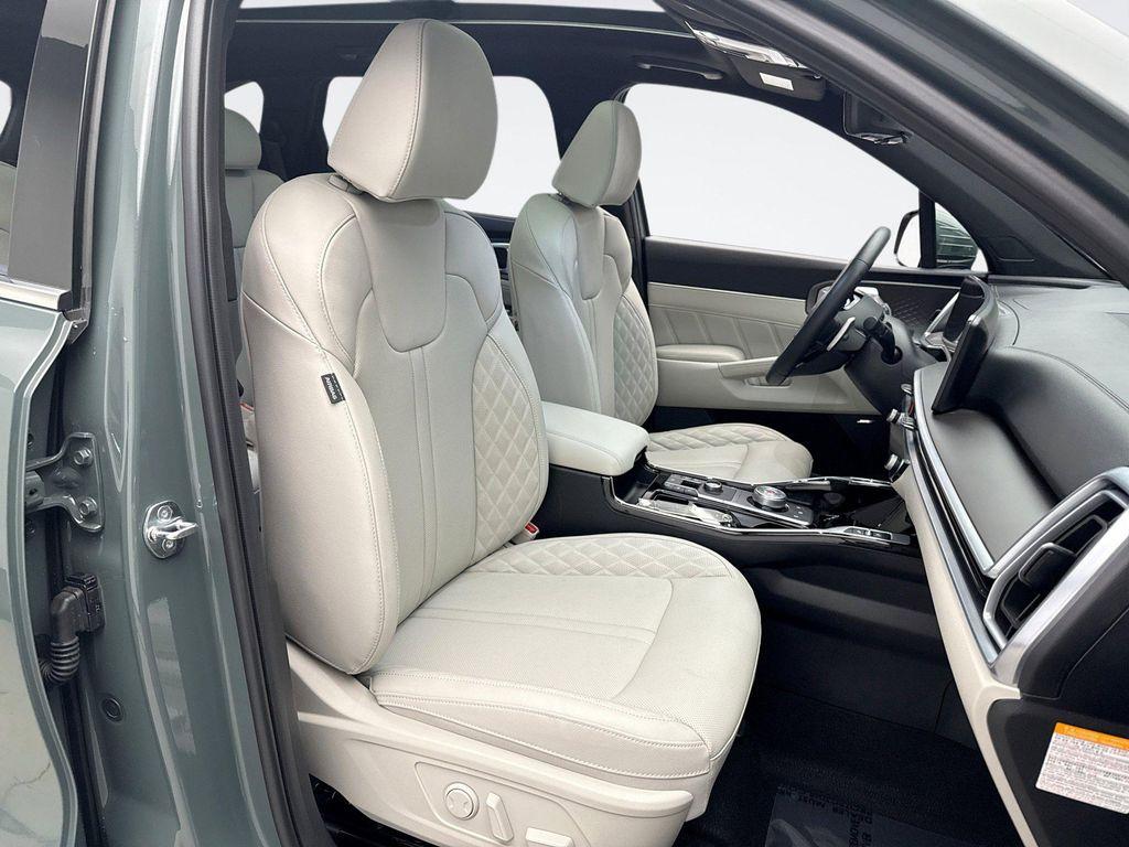 used 2025 Kia Sorento Plug-In Hybrid car, priced at $45,500