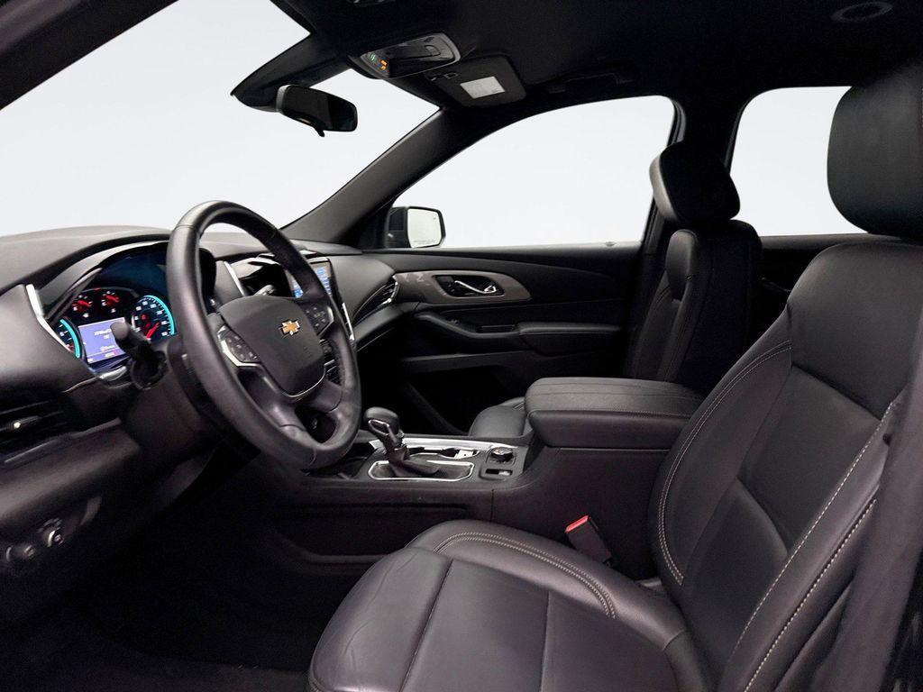 used 2023 Chevrolet Traverse car, priced at $31,399