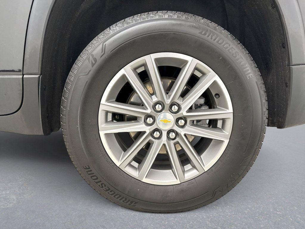 used 2023 Chevrolet Traverse car, priced at $31,399