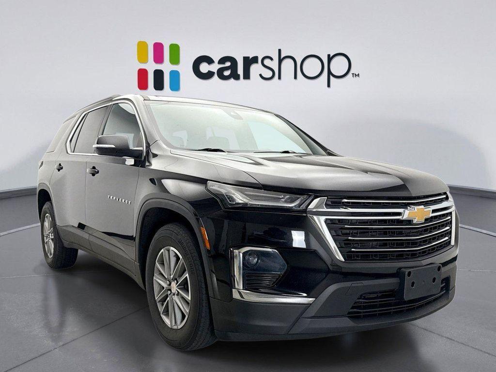 used 2023 Chevrolet Traverse car, priced at $31,399