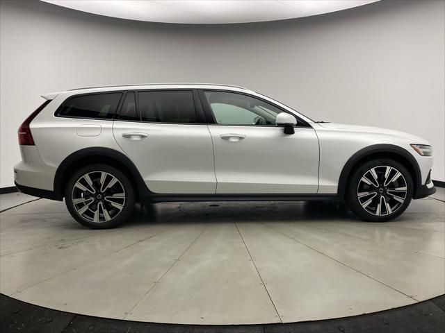 used 2022 Volvo V60 Cross Country car, priced at $32,399