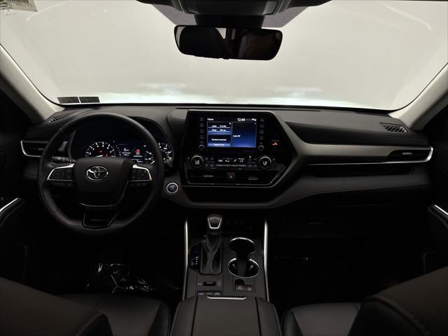 used 2020 Toyota Highlander car, priced at $33,949