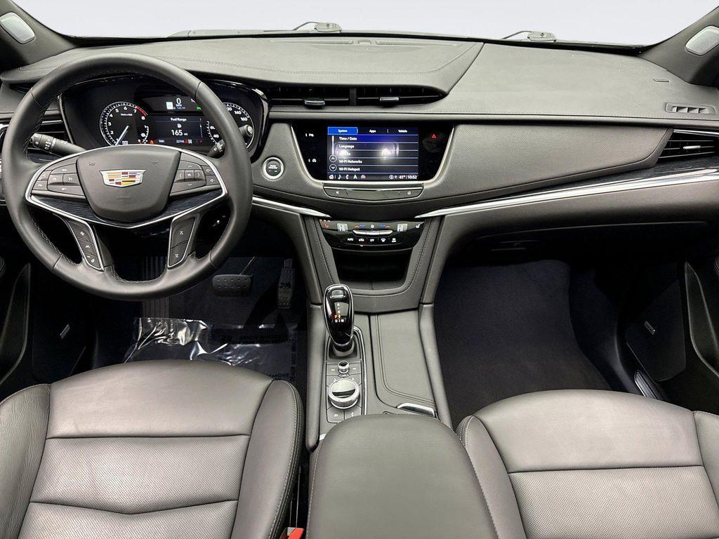 used 2025 Cadillac XT5 car, priced at $44,499