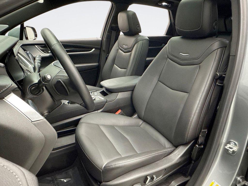 used 2025 Cadillac XT5 car, priced at $44,499