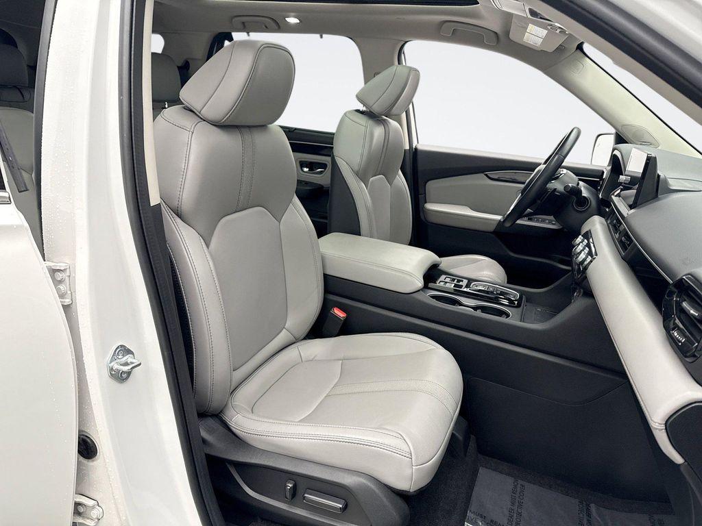 used 2023 Honda Pilot car, priced at $39,899