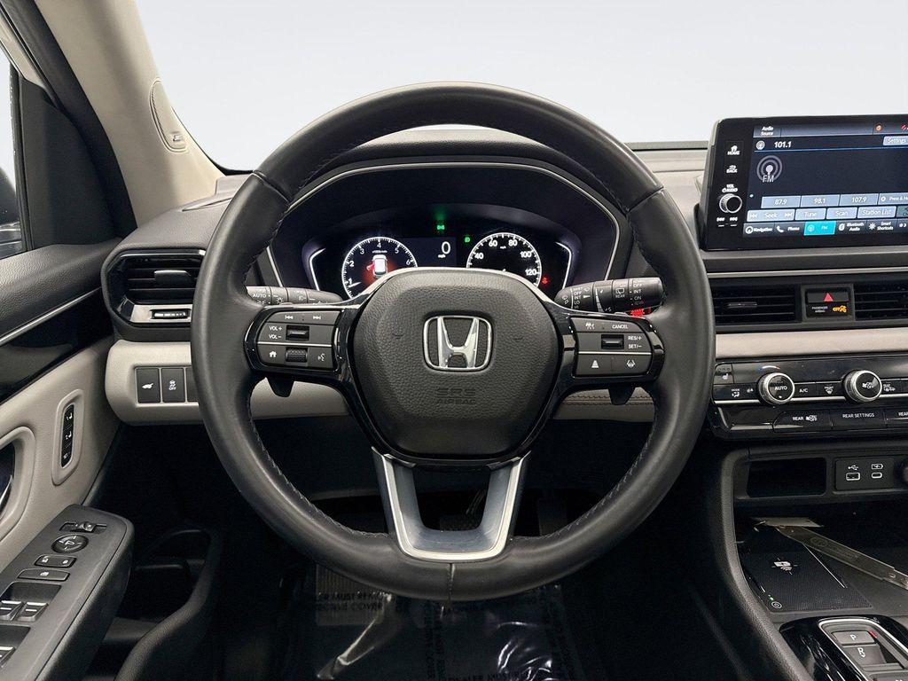 used 2023 Honda Pilot car, priced at $39,899