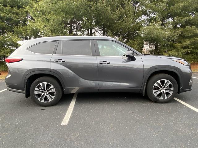 used 2023 Toyota Highlander car, priced at $38,299