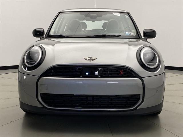 used 2025 MINI Hardtop car, priced at $33,798