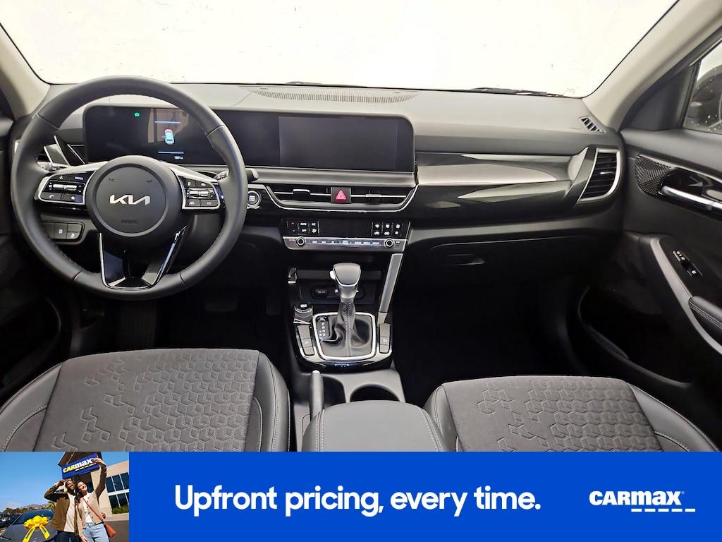 used 2025 Kia Seltos car, priced at $25,998