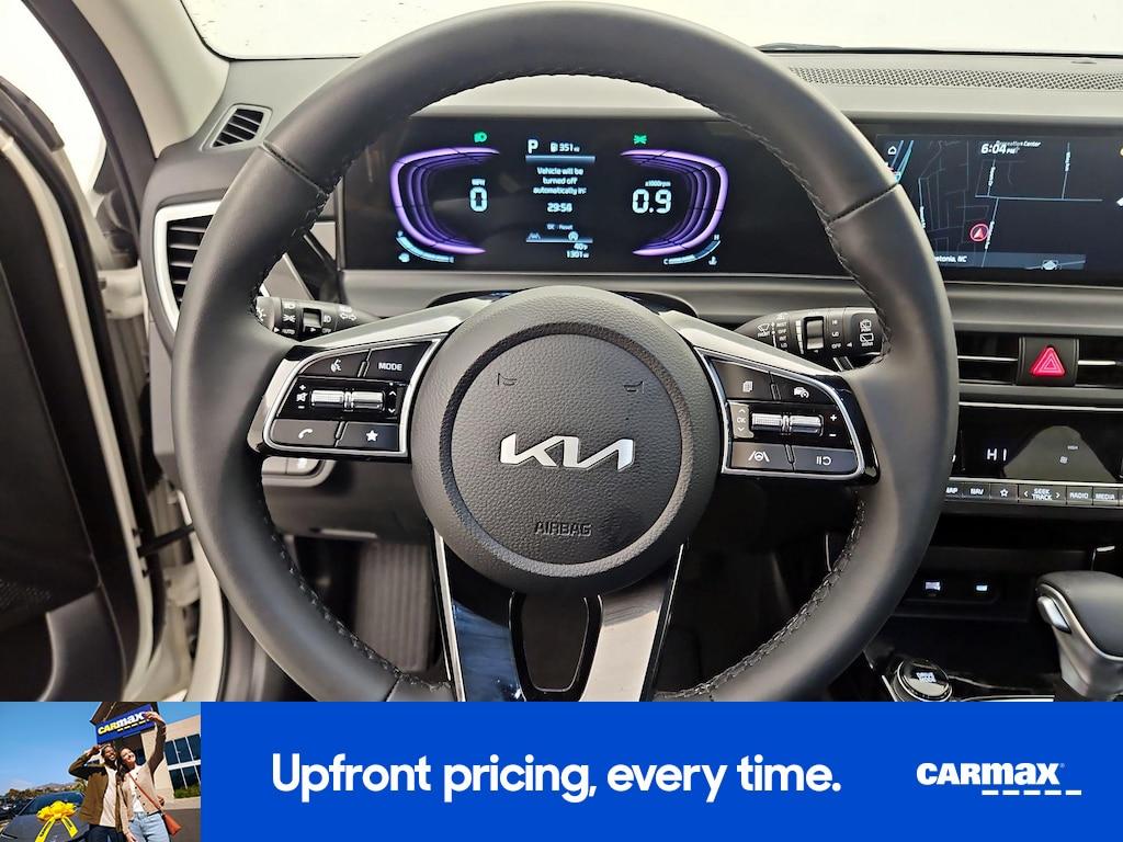 used 2025 Kia Seltos car, priced at $25,998