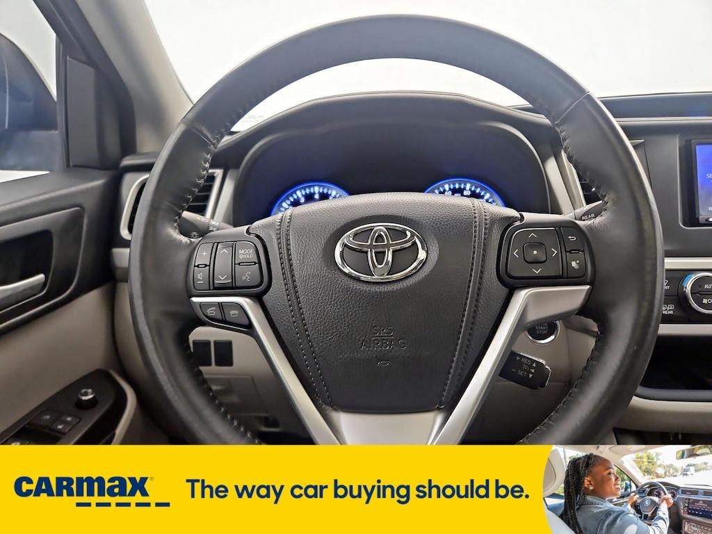 used 2015 Toyota Highlander car, priced at $23,998