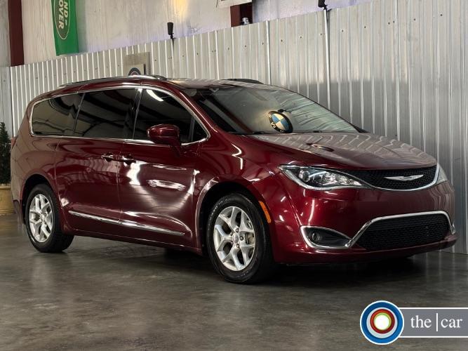 used 2017 Chrysler Pacifica car, priced at $15,950