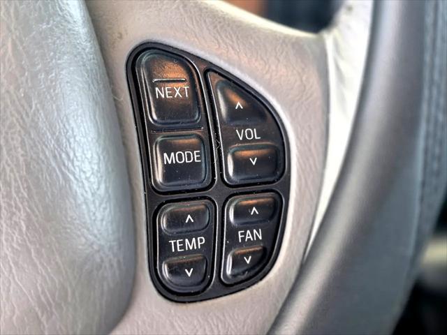 used 2000 Lincoln Continental car, priced at $4,988