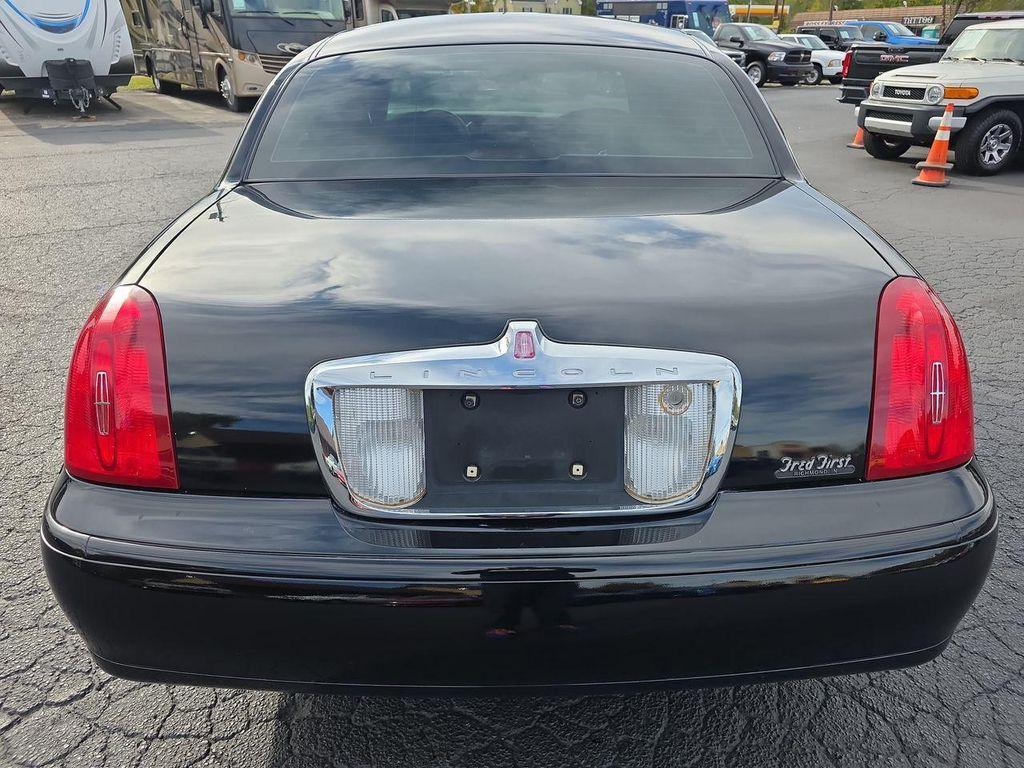 used 1999 Lincoln Town Car car, priced at $12,995