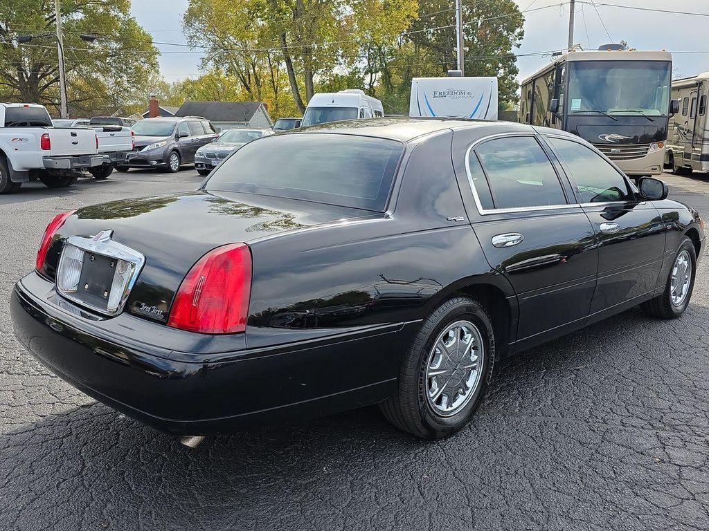 used 1999 Lincoln Town Car car, priced at $12,995