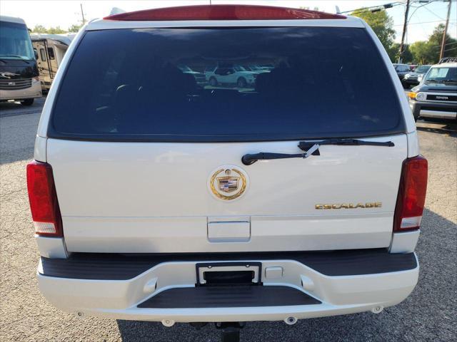 used 2004 Cadillac Escalade car, priced at $7,995