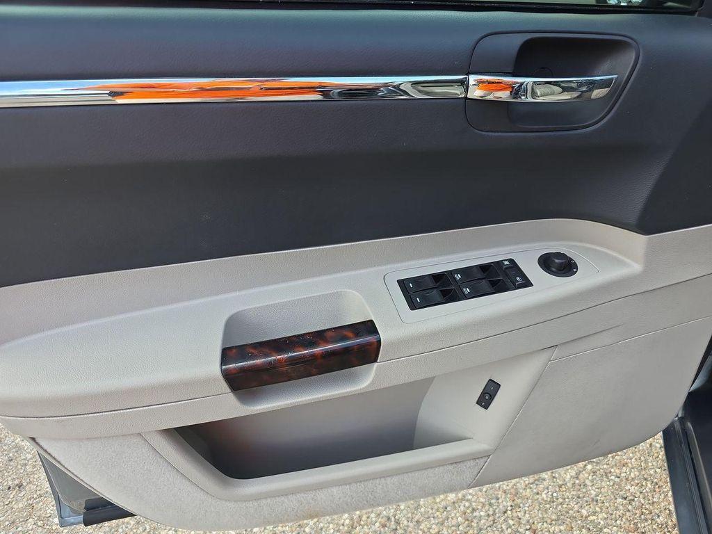 used 2006 Chrysler 300C car, priced at $11,995